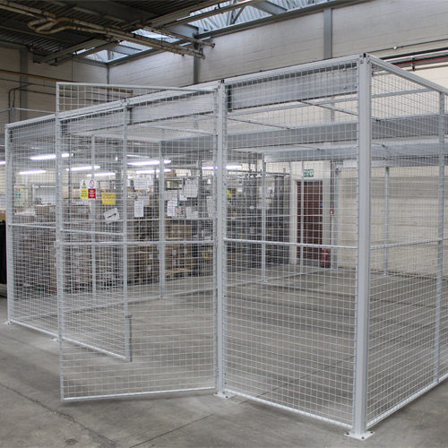 Large Wire Mesh Enclosue with Roof